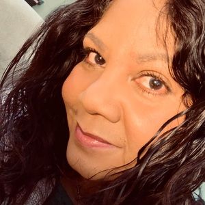 Meet your Posher, Deseree